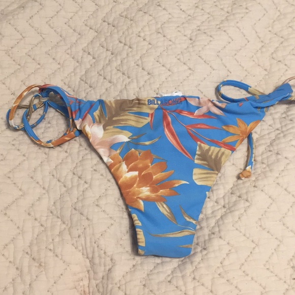 NEW W/TAGS Billabong Bikini Bottoms💙 - Picture 4 of 5